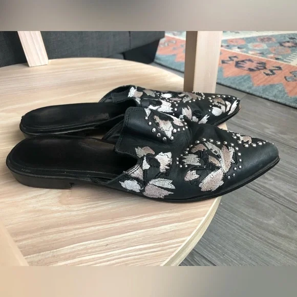 Dolce Vita|Harmony embellished leather mules flats, pointy in black & neutral••• - Picture 5 of 10